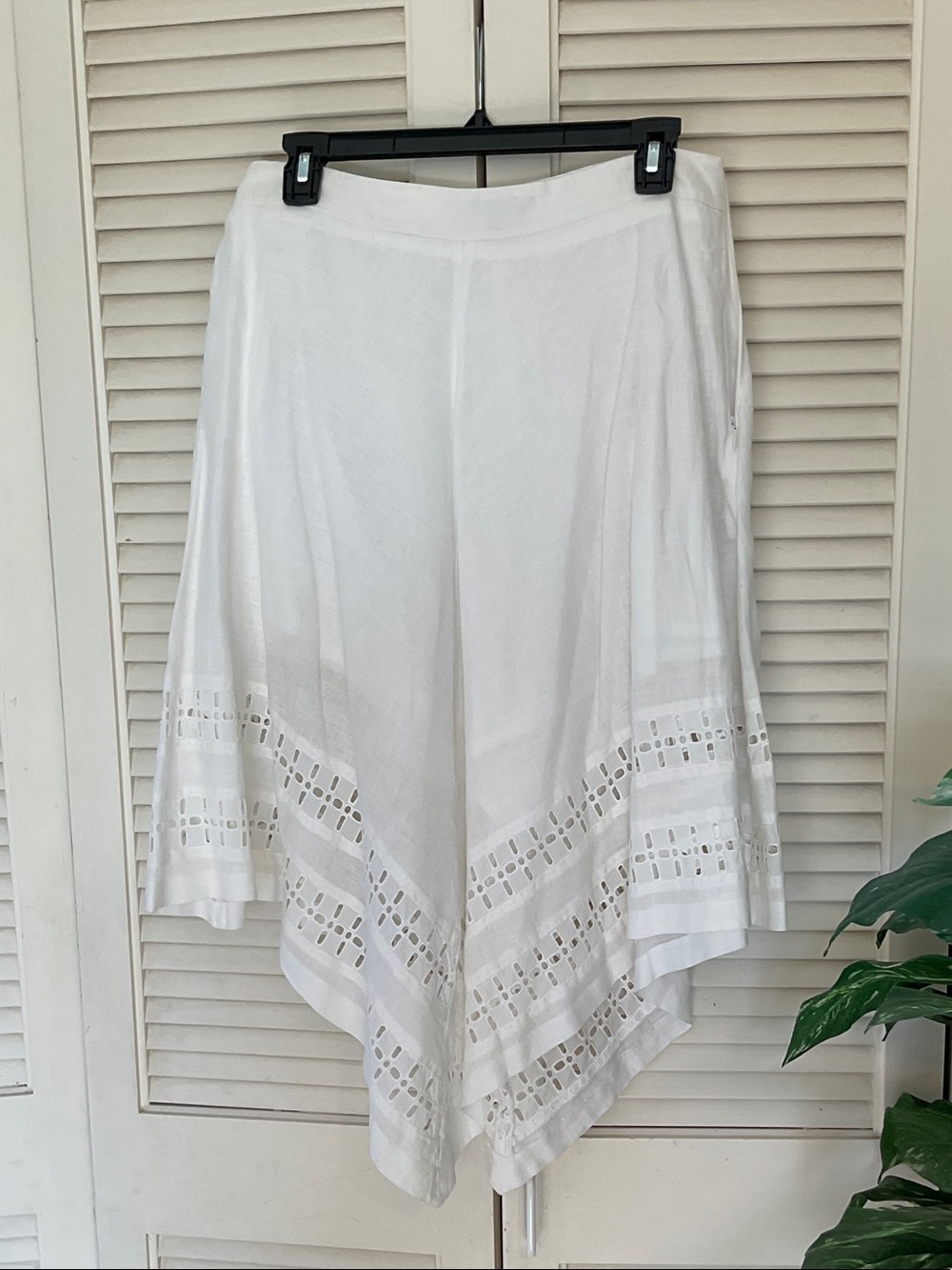 Banana Republic White Asymmetrical Eyelet Hem Skirt